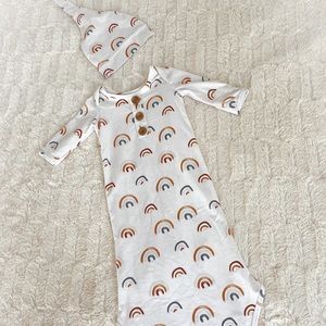 NEW Caden Lane Earthy Rainbow Newborn Knotted Gown and Hat